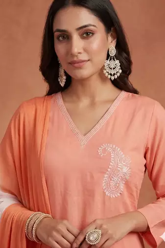 women ethnic motifs embroidered regular thread work kurta with trousers & with dupatta