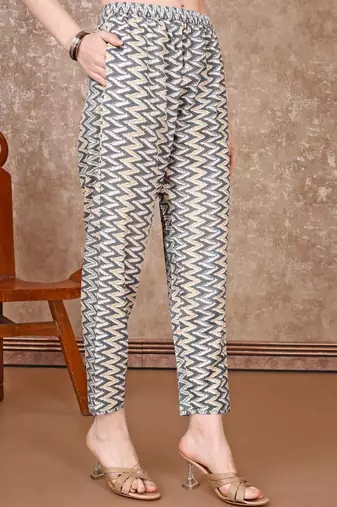 women floral printed kurta with trousers & with dupatta