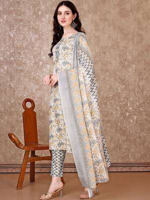 women floral printed kurta with trousers & with dupatta 6
