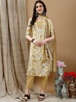 women floral printed regular  cotton kurta with trousers & with dupatta 1