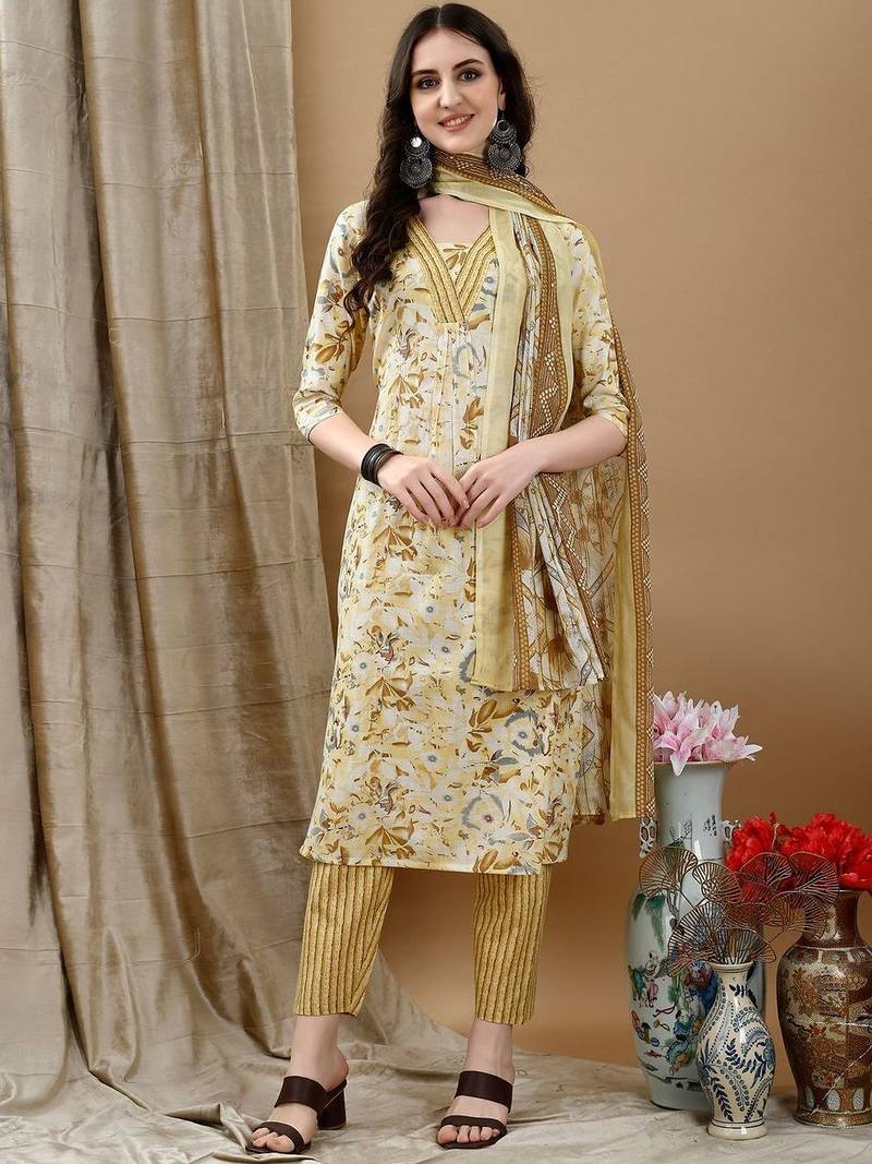 women floral printed regular  cotton kurta with trousers & with dupatta