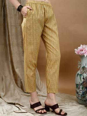 women floral printed regular  cotton kurta with trousers & with dupatta 4