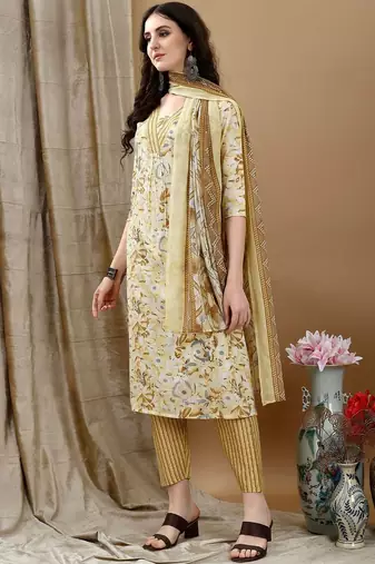 women floral printed regular  cotton kurta with trousers & with dupatta