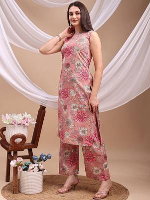 women floral printed regular kurta with palazzos 5