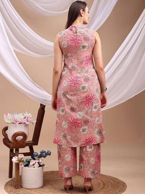 women floral printed regular kurta with palazzos 6