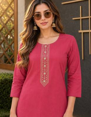 women ethnic motifs embroidered regular thread work kurta with trousers 2