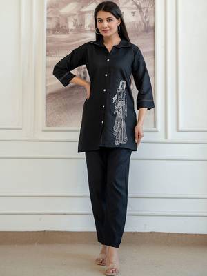 women ethnic motifs embroidered regular thread work chanderi silk kurti with trousers 1