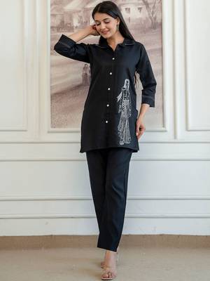 women ethnic motifs embroidered regular thread work chanderi silk kurti with trousers 6