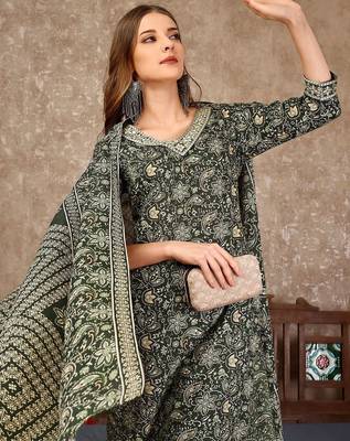 women floral printed kurta with trousers & with dupatta 2