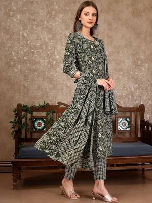 women floral printed kurta with trousers & with dupatta 3