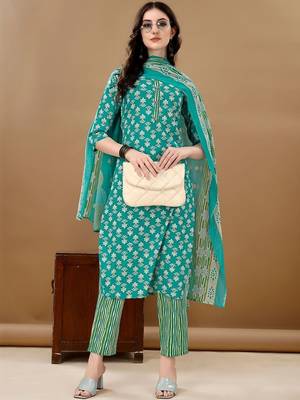 women ethnic motifs printed kurta with trousers & with dupatta 3