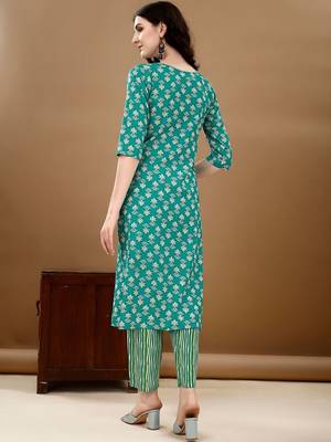 women ethnic motifs printed kurta with trousers & with dupatta 5