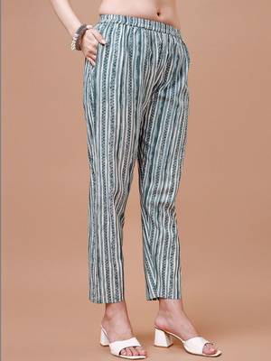 women ethnic motifs printed kurta with trousers & with dupatta 3