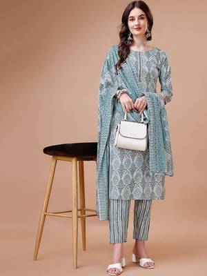 women ethnic motifs printed kurta with trousers & with dupatta 4