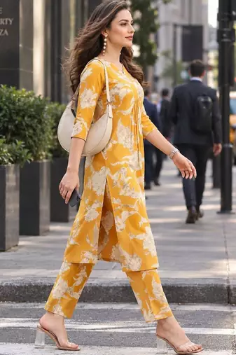 women floral printed pleated kurta with palazzos