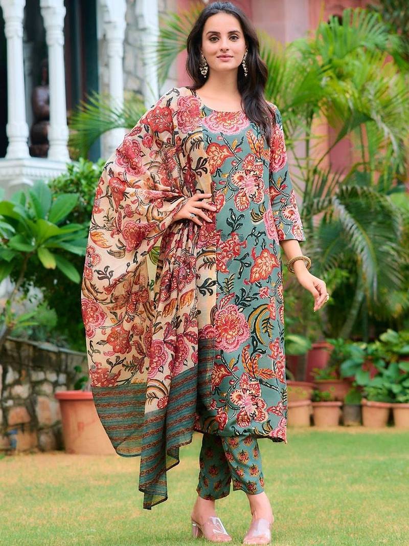 women floral printed regular kurta with trousers & with dupatta