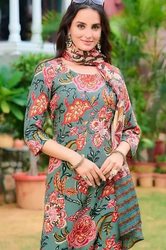 women floral printed regular kurta with trousers & with dupatta