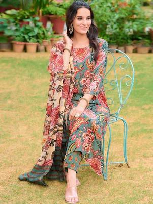 women floral printed regular kurta with trousers & with dupatta 3