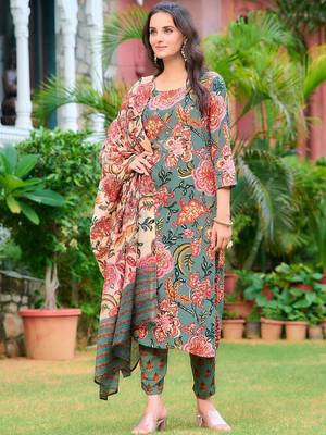 women floral printed regular kurta with trousers & with dupatta 5