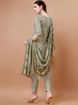 printed regular kurta with trousers & dupatta 5