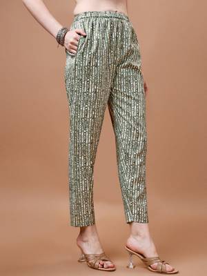 printed regular kurta with trousers & dupatta 7