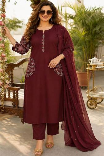 women ethnic motifs embroidered regular thread work  cotton kurta with trousers & with
