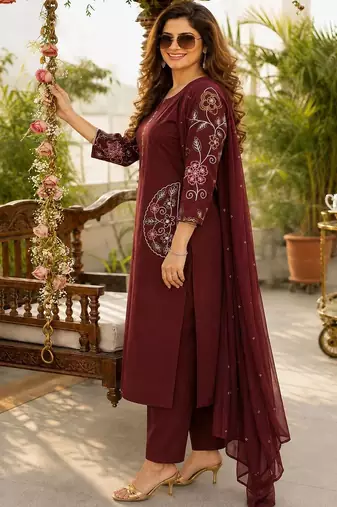 women ethnic motifs embroidered regular thread work  cotton kurta with trousers & with