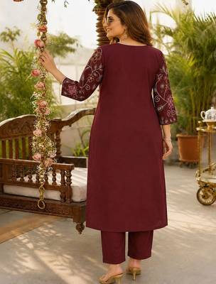 women ethnic motifs embroidered regular thread work  cotton kurta with trousers & with 4