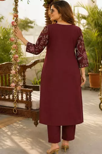 women ethnic motifs embroidered regular thread work  cotton kurta with trousers & with