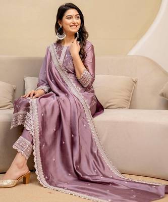 women ethnic motifs embroidered regular thread work kurta with trousers & with dupatta 3