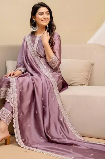 women ethnic motifs embroidered regular thread work kurta with trousers & with dupatta