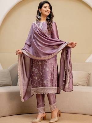 women ethnic motifs embroidered regular thread work kurta with trousers & with dupatta 5