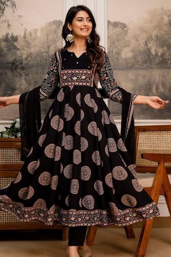 women ethnic motifs printed panelled mirror work kurta with trousers & with dupatta