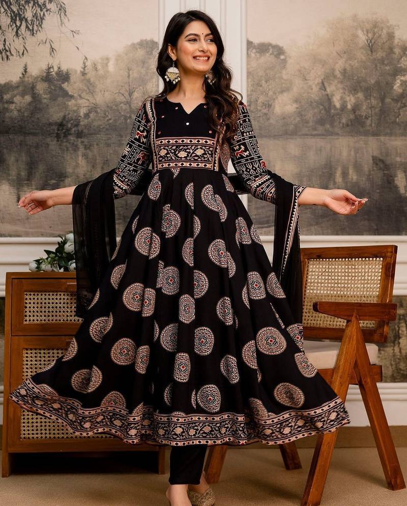 women ethnic motifs printed panelled mirror work kurta with trousers & with dupatta