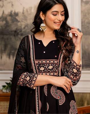women ethnic motifs printed panelled mirror work kurta with trousers & with dupatta 7