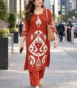 women ethnic motifs printed regular kurta with trousers