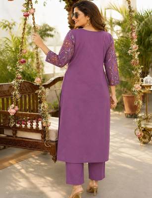 women ethnic motifs embroidered regular thread work  cotton kurta with trousers & with 4