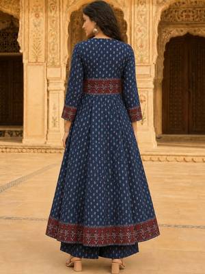 women ethnic motifs printed angrakha  cotton kurta with palazzos & with dupatta 4