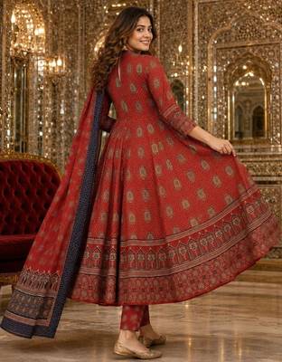 women ethnic motifs printed angrakha  cotton kurta with trousers & with dupatta 2
