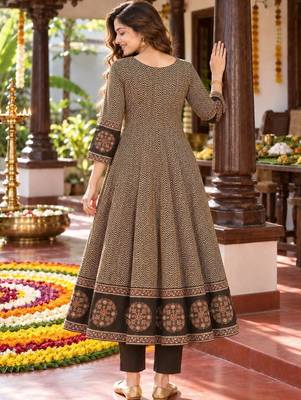 women ethnic motifs printed regular mirror work  cotton kurta with trousers & with dupatta 2