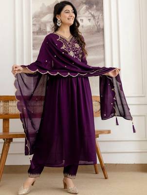 women ethnic motifs embroidered empire sequinned kurta with trousers & with dupatta 1