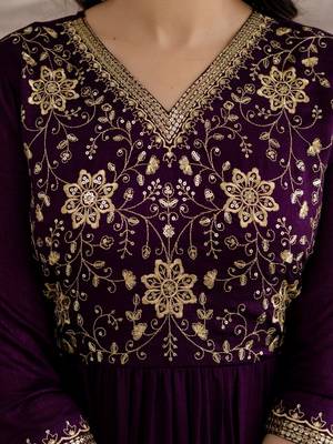 women ethnic motifs embroidered empire sequinned kurta with trousers & with dupatta 3