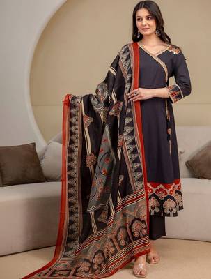 women ethnic motifs printed angrakha  cotton kurta with trousers & with dupatta 5
