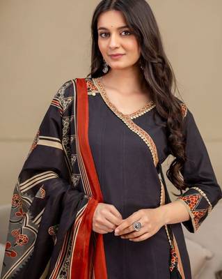 women ethnic motifs printed angrakha  cotton kurta with trousers & with dupatta 6