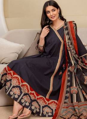 women ethnic motifs printed angrakha  cotton kurta with trousers & with dupatta 7