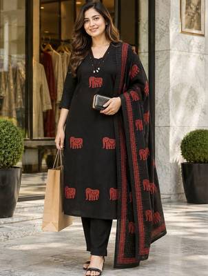women ethnic motifs embroidered thread work  cotton kurta & trousers 1