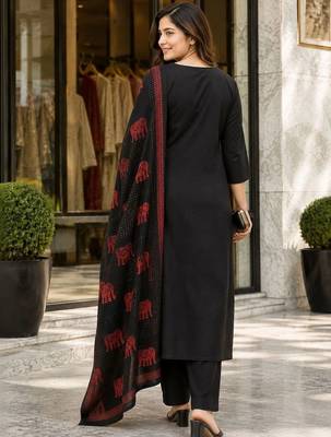 women ethnic motifs embroidered thread work  cotton kurta & trousers 4