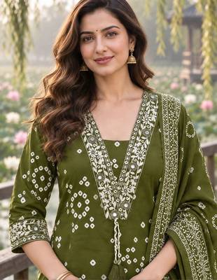 women ethnic motifs printed regular thread work  cotton kurta with trousers & with dupatta 2