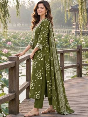 women ethnic motifs printed regular thread work  cotton kurta with trousers & with dupatta 4