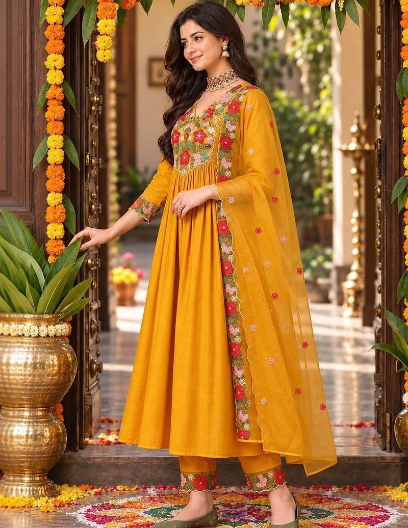 ethnic motifs embroidered thread work kurta with trousers & dupatta
